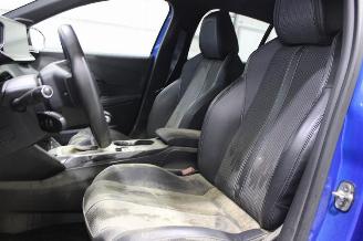 Peugeot 208  picture 9