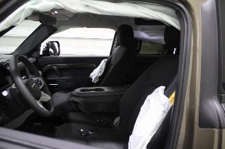 Land Rover Defender  picture 12