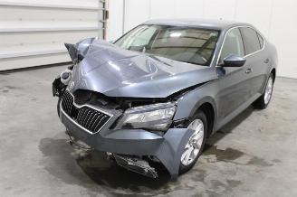 skadebil auto Skoda Superb  2019/5