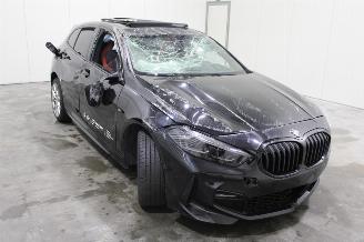 BMW 1-serie 118 picture 2