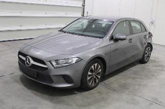 krockskadad bil auto Mercedes A-klasse A 180 2022/6
