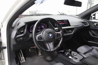 BMW 1-serie 118 picture 11