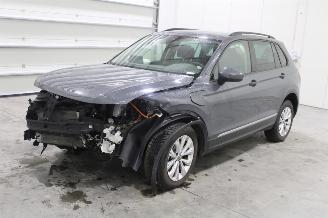 skadebil auto Volkswagen Tiguan  2023/9