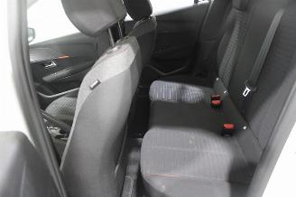 Peugeot 208  picture 12