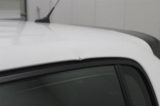 Peugeot 208  picture 9
