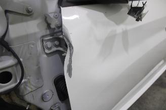 Peugeot 208  picture 25