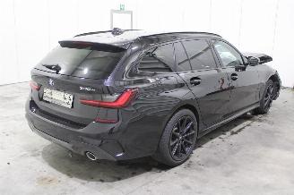 BMW 3-serie 330e picture 3