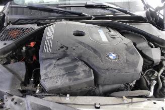 BMW 3-serie 330e picture 14