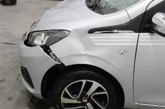 Peugeot 108  picture 5