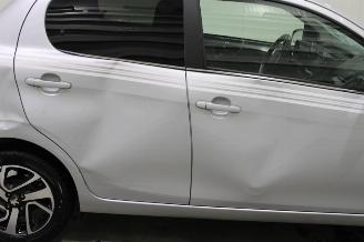 Peugeot 108  picture 9
