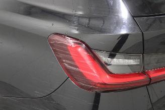 BMW 3-serie 330e picture 24