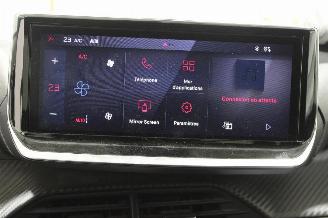 Peugeot 208  picture 14