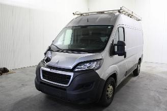 krockskadad bil auto Peugeot Boxer  2020/9