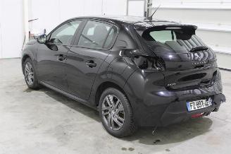 Peugeot 208  picture 4