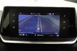 Peugeot 208  picture 13