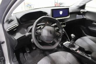 Peugeot 208  picture 10