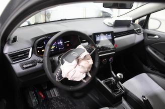 Renault Clio  picture 9