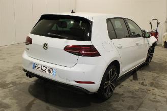 Volkswagen Golf  picture 3