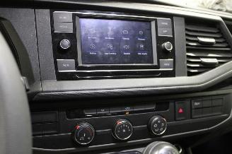 Volkswagen Transporter T6 picture 12