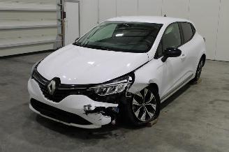 skadebil auto Renault Clio  2023/2