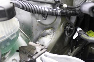 Peugeot 208  picture 17