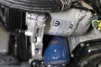 Peugeot 208  picture 18