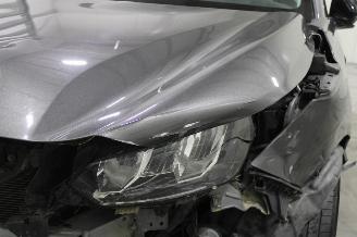 Peugeot 208  picture 24