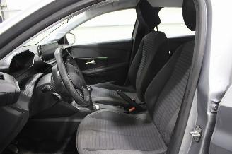 Peugeot 208  picture 11