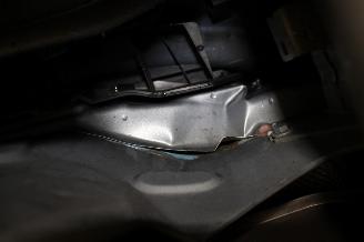 Peugeot 208  picture 18
