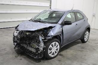 uszkodzony samochody osobowe Toyota Aygo (X) 2025/11