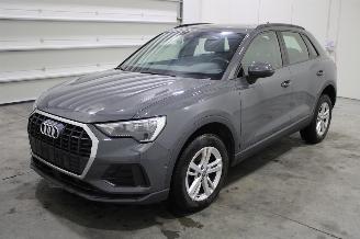Audi Q3  picture 1