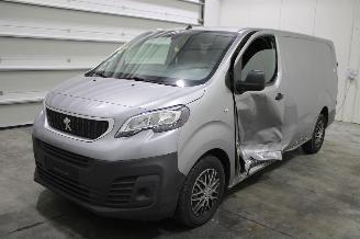 krockskadad bil auto Peugeot Expert  2020/10