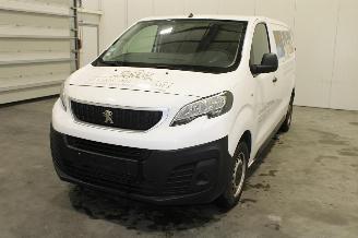 krockskadad bil auto Peugeot Expert  2020/11