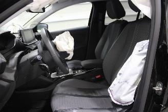 Peugeot 208  picture 11