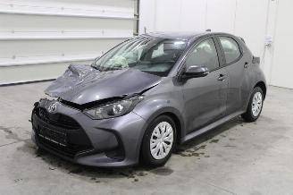krockskadad bil auto Toyota Yaris  2022/2