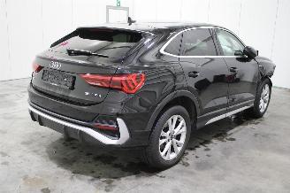 Audi Q3  picture 3