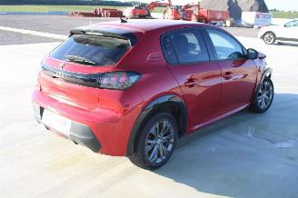 Peugeot 208  picture 2