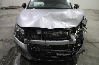 Peugeot 208  picture 6
