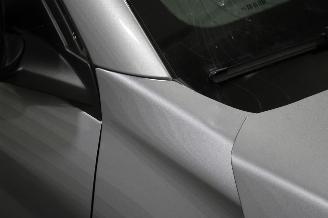 Peugeot 208  picture 8