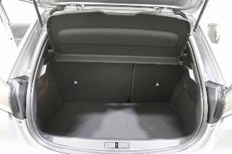 Peugeot 208  picture 21