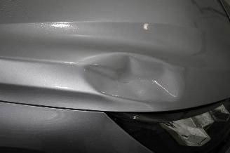 Peugeot 208  picture 8