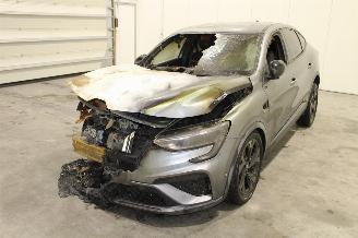Vrakbiler auto Renault Arkana  2023/8