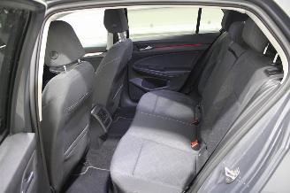 Volkswagen Golf  picture 13