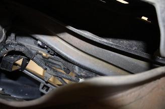 Peugeot 208  picture 18