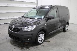 krockskadad bil auto Renault Express  2022/12