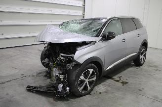 Salvage car Peugeot 5008  2023/2