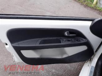 Volkswagen Up! Up! (121), Hatchback, 2011 1.0 12V 75 picture 16