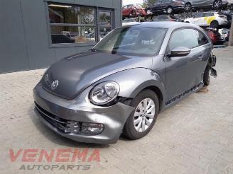 Coche siniestrado Volkswagen Beetle Beetle (16AB), Hatchback 3-drs, 2011 / 2019 1.6 TDI 16V 2012/5