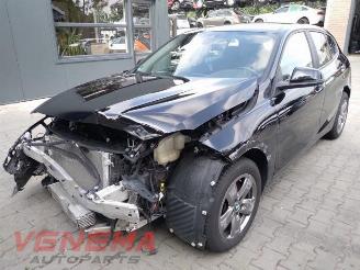 Vrakbiler auto BMW 1-serie 1 serie (F40), Hatchback, 2019 118i 1.5 TwinPower 12V 2022