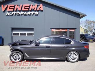 Vrakbiler auto BMW 5-serie 5 serie (G30), Sedan, 2016 540d xDrive 3.0 TwinPower Turbo 24V 2019/1
